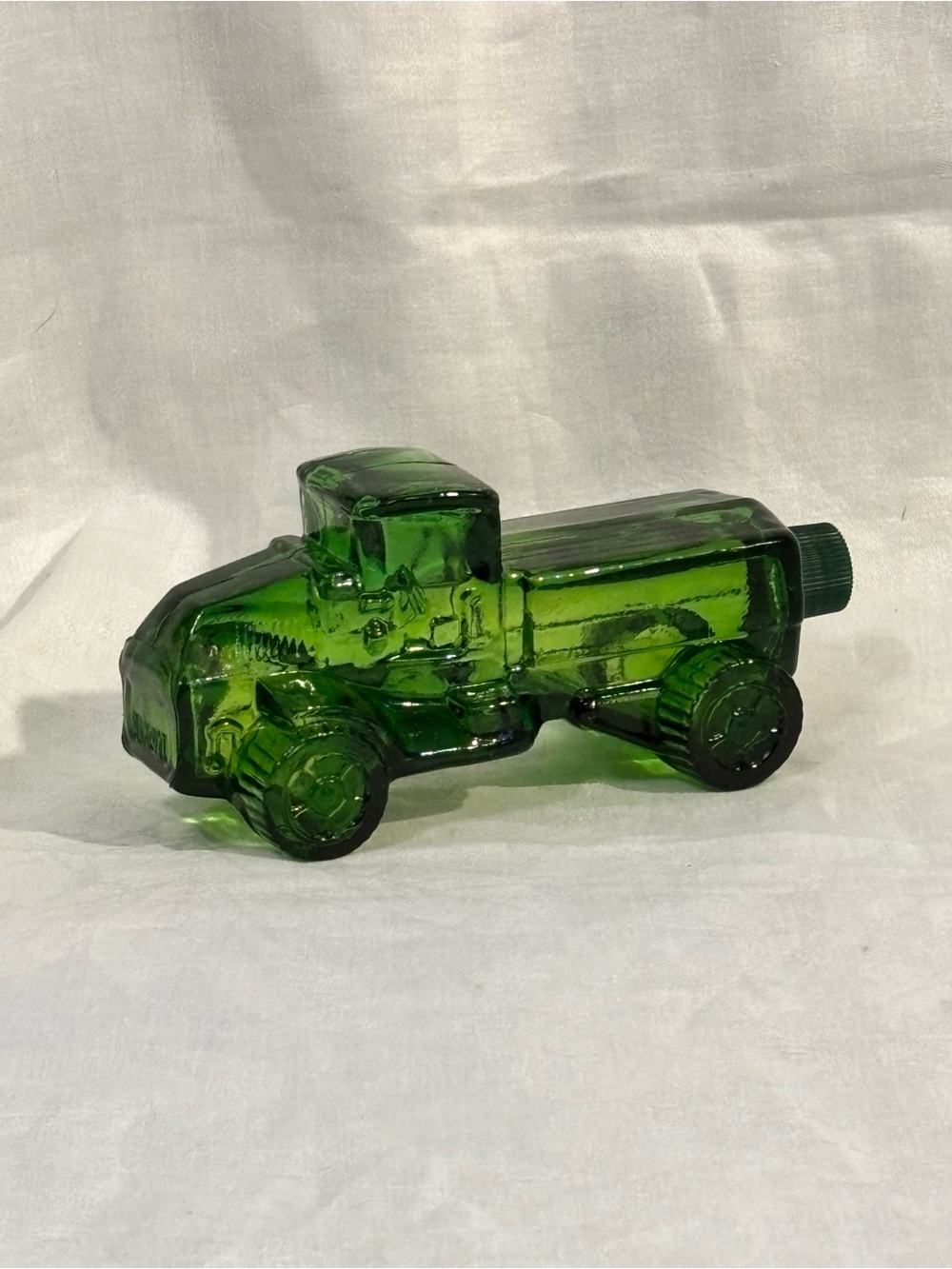 Vintage Avon Big Mack Windjammer After Shave 6 Oz Green Glass Truck Decanter 70s